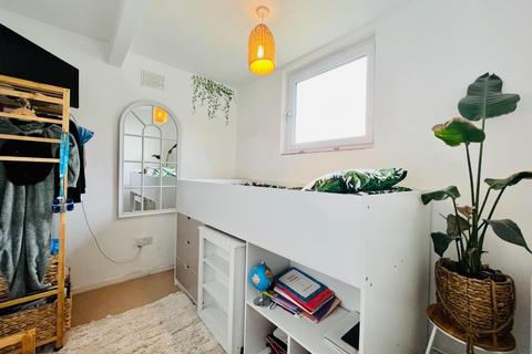 47 Coxhill Gardens, Dover, CT17 0PX