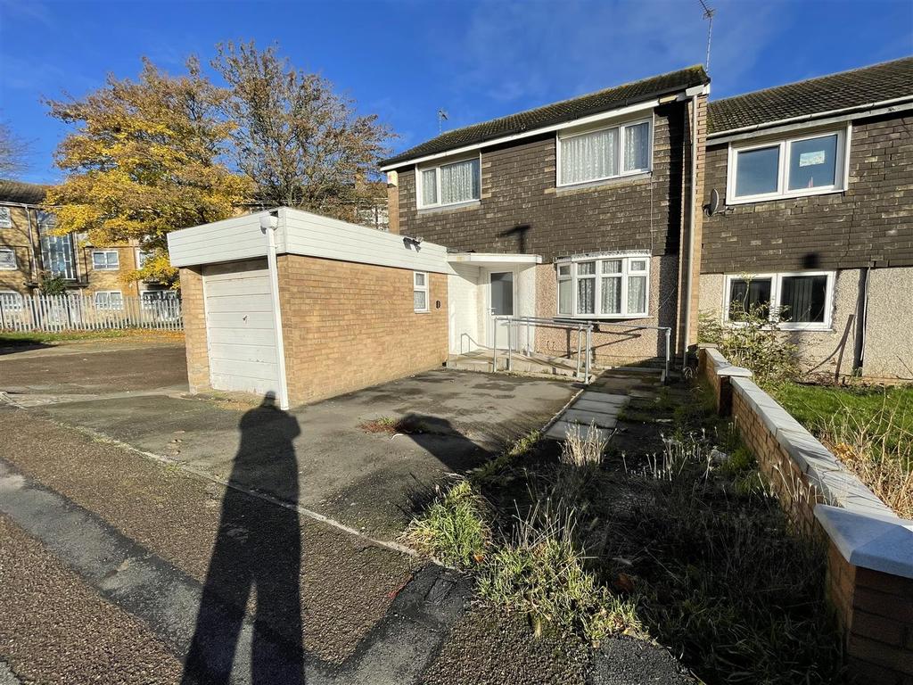 Yew Tree Drive, Leicester 2 bed townhouse £170,000