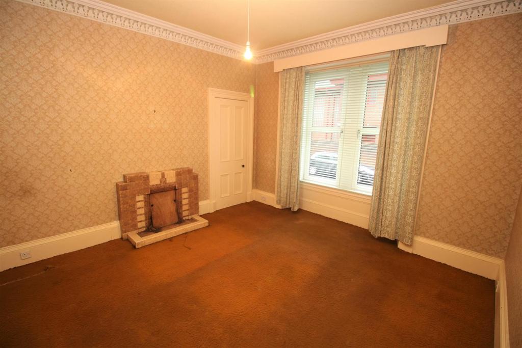 Holmscroft Street, Greenock 1 bed flat £39,000