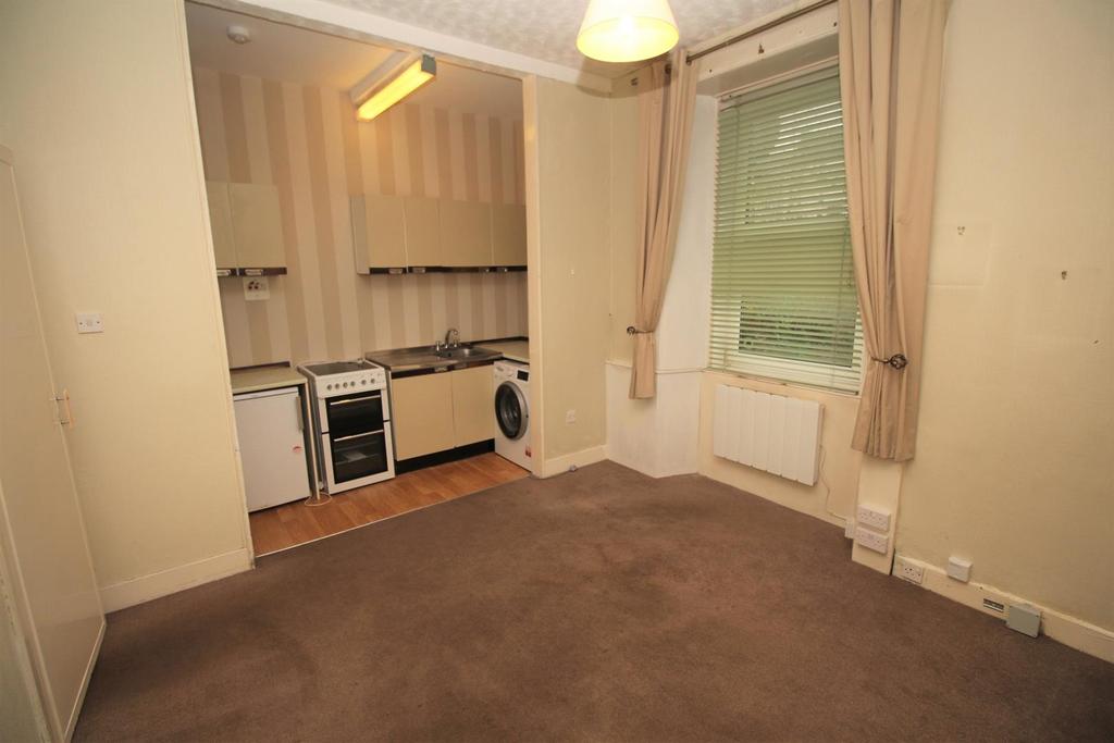 Holmscroft Street, Greenock 1 bed flat £39,000