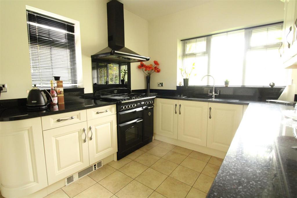 Thornbury Rise, Darlington 4 bed detached house £395,000