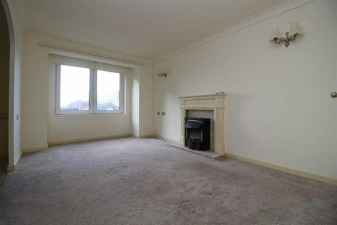 2 bedroom flat for sale - Station Road, New Milton