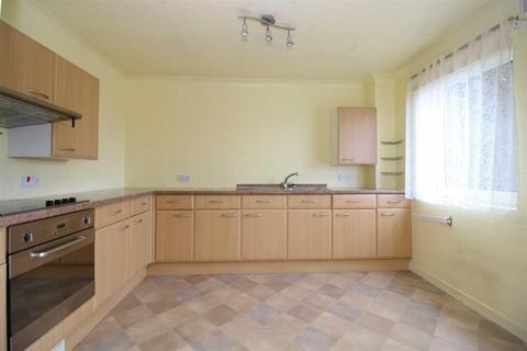 2 bedroom flat for sale - Station Road, New Milton