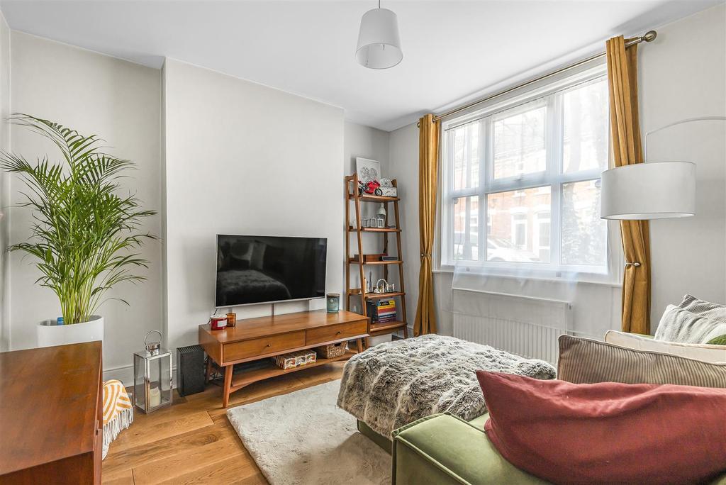 Hartington Street, Bedford 2 bed end of terrace house £275,000