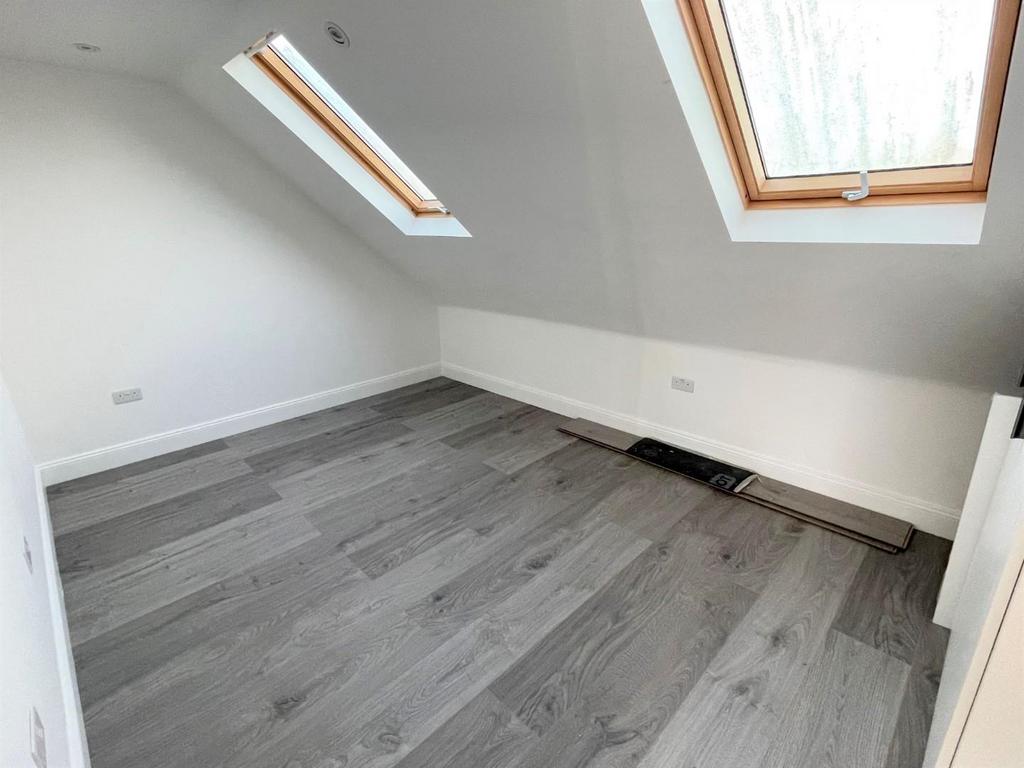 BEDROOM.jpg