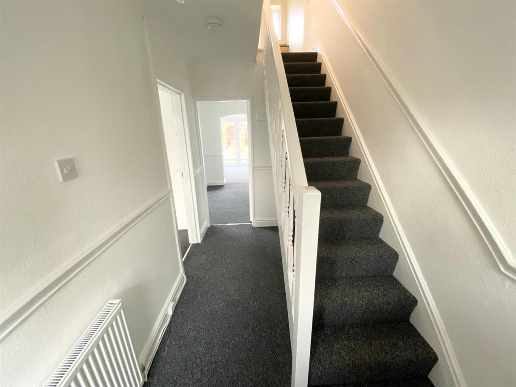Rimrose Valley Road, Crosby, Liverpool 3 bed semidetached house £1,150 pcm (£265 pw)