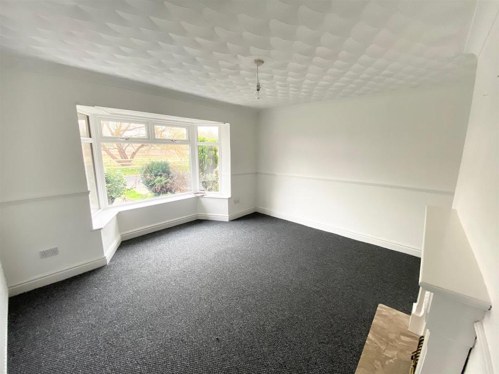 Rimrose Valley Road, Crosby, Liverpool 3 bed semidetached house £1,150 pcm (£265 pw)