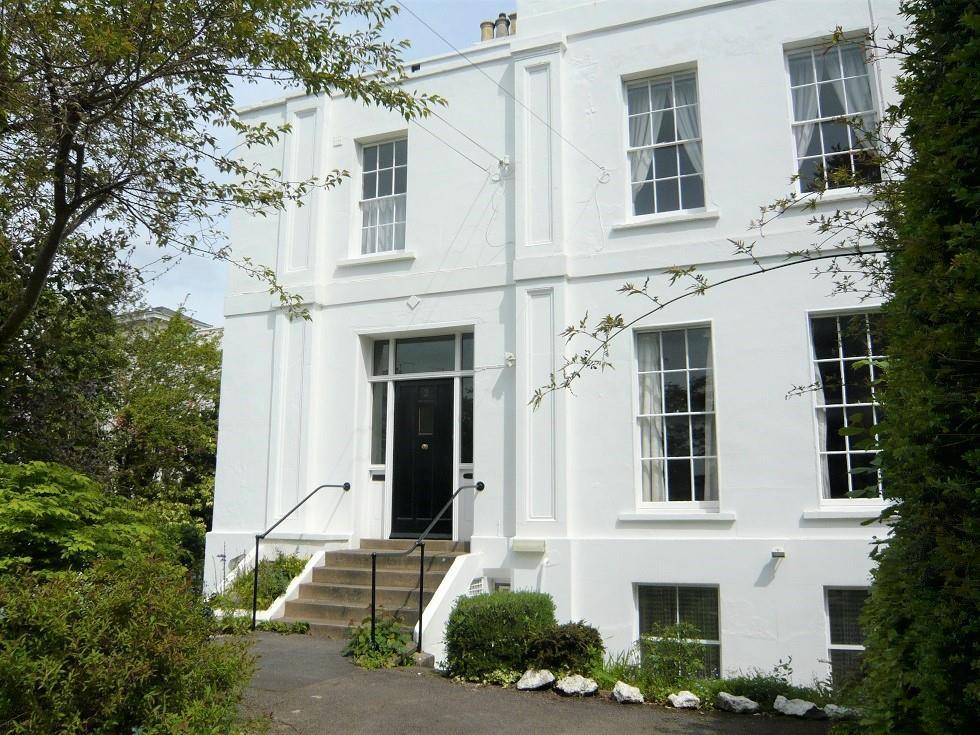 Grafton Road, Cheltenham 2 bed apartment £895 pcm (£207 pw)