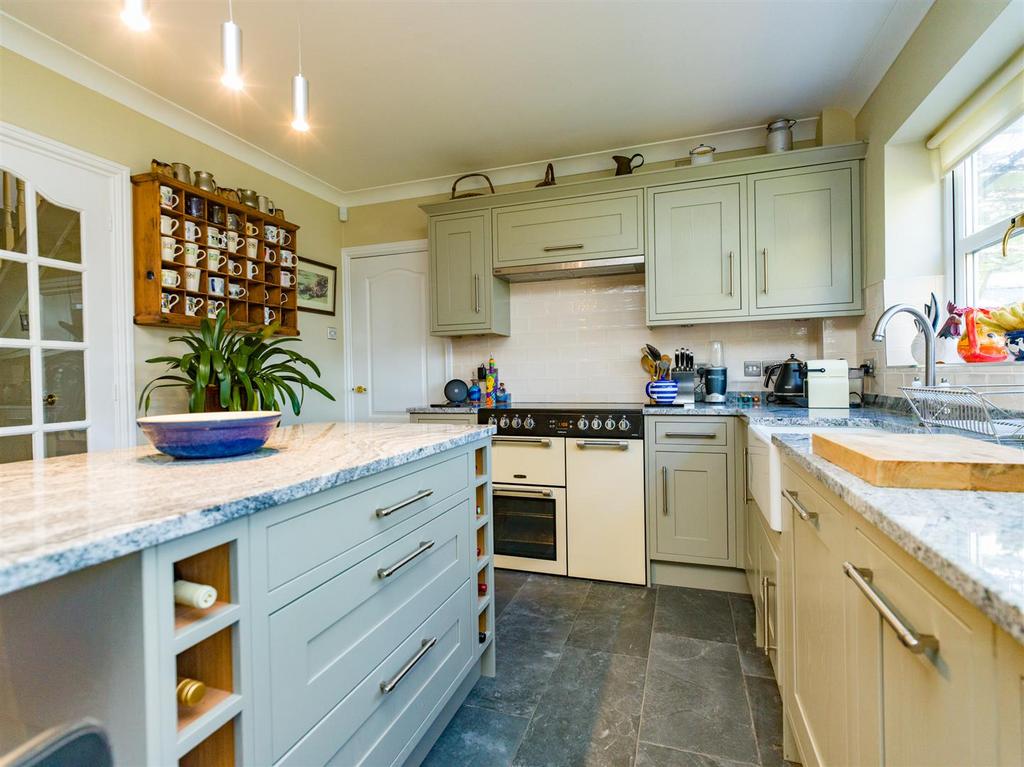 The Paddocks, Weston Lullingfields. 4 bed detached house £449,950