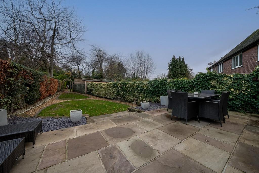 Rear garden (2).jpg
