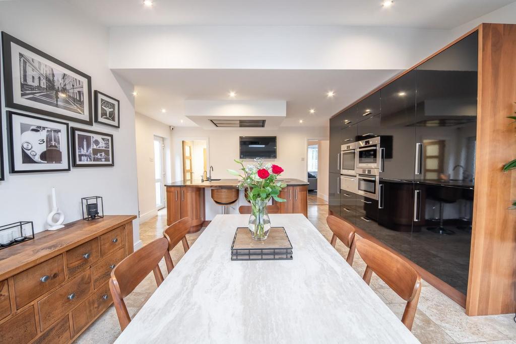 Kitchen Diner.jpg