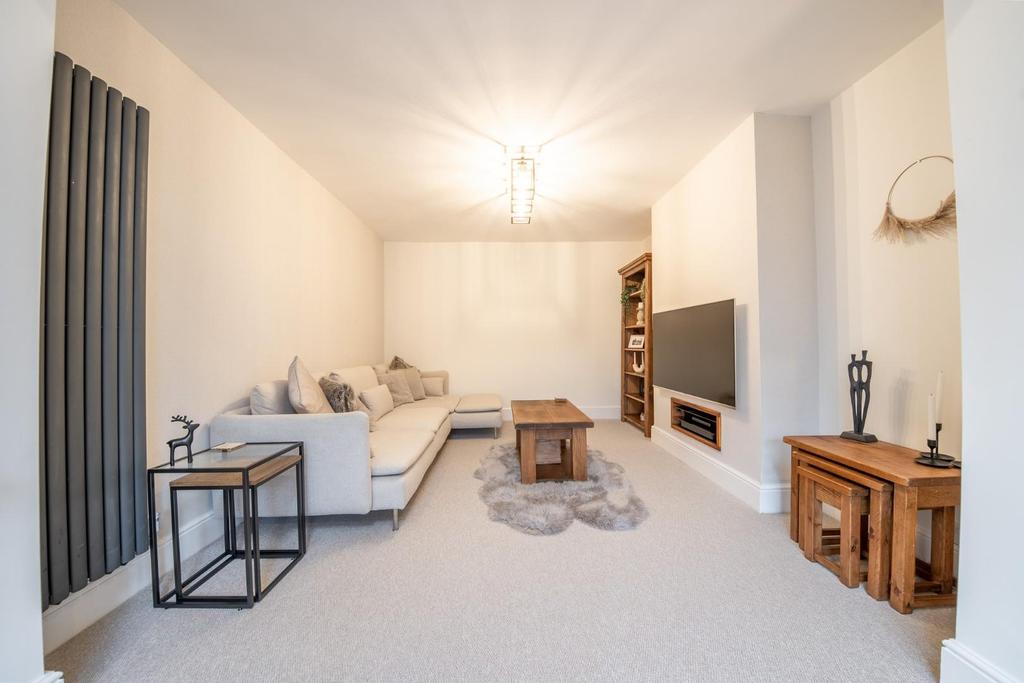 Family Sitting room.jpg
