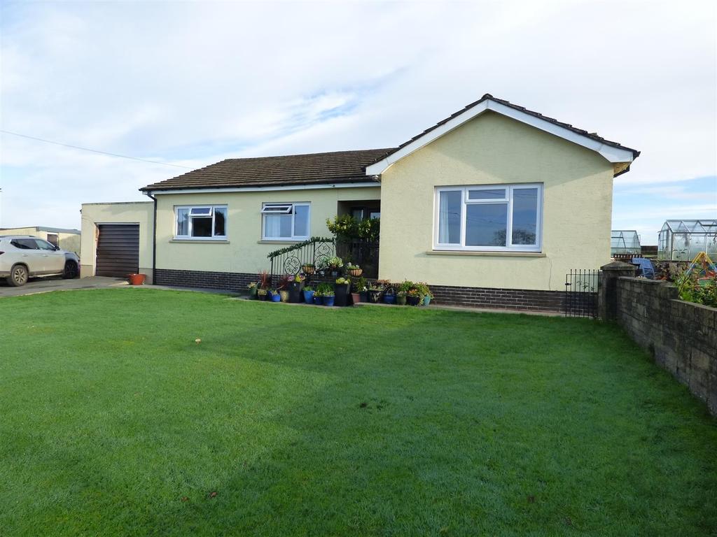Blaenycoed Road, Carmarthen 3 bed bungalow £355,000