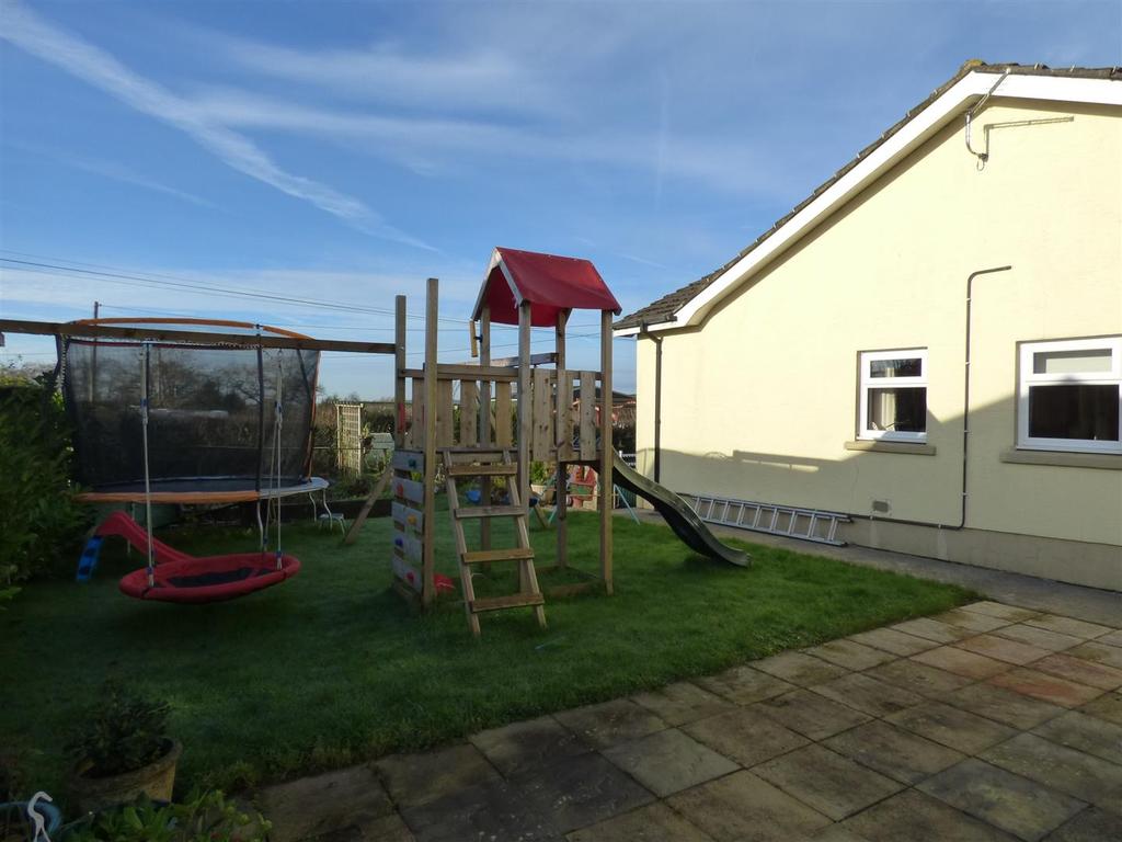 Blaenycoed Road, Carmarthen 3 bed bungalow £355,000