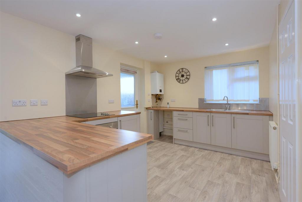 Summit Close, Reabrook, Shrewsbury 3 bed detached bungalow £329,950