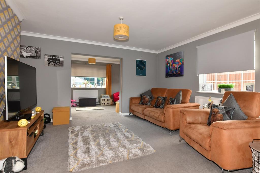 Rolfe Lane, New Romney, Kent 5 bed detached house £695,000