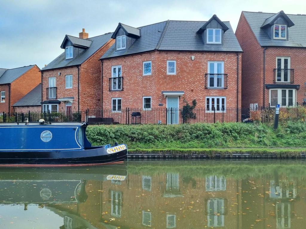 Rose Acre Close, Weedon, Northampton NN7 4SJ 4 bed detached house for