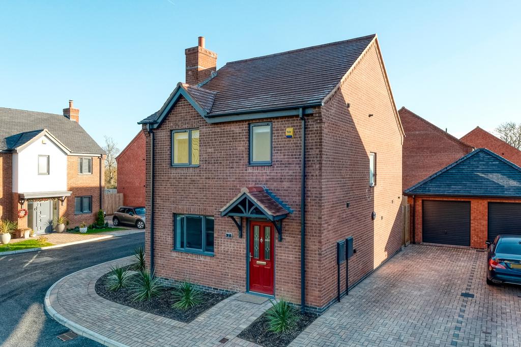 Studley Gate, Studley B80 7FQ 3 bed detached house £340,000