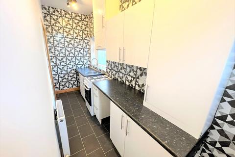2 bedroom terraced house to rent, Cross Lister Street, Keighley, Bradford, BD21