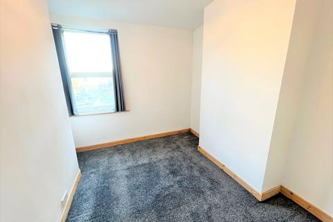 2 bedroom terraced house to rent - Cross Lister Street, Keighley, Bradford, BD21