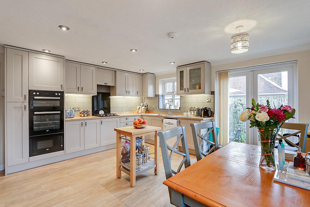 Oaklands Park, Whitecroft, Lydney, Gloucestershire. GL15 4PX 4 bed