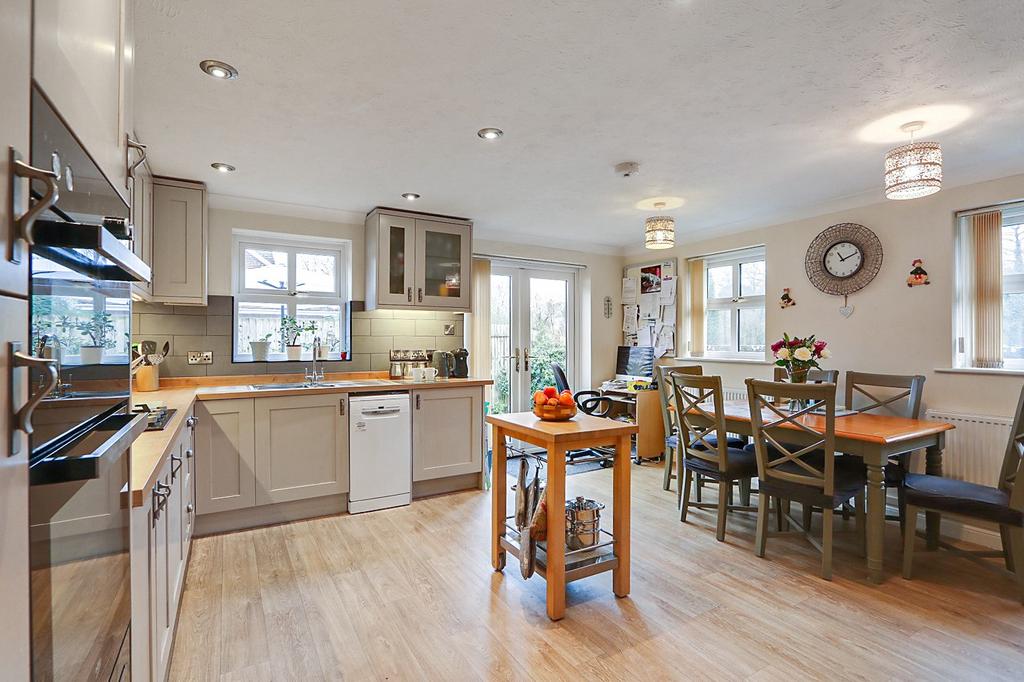 Kitchen/Dining Room