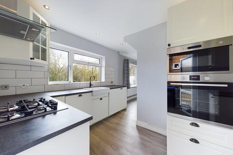 3 bedroom detached house to rent, Cherry Tree Road, Beaconsfield, HP9 1BD