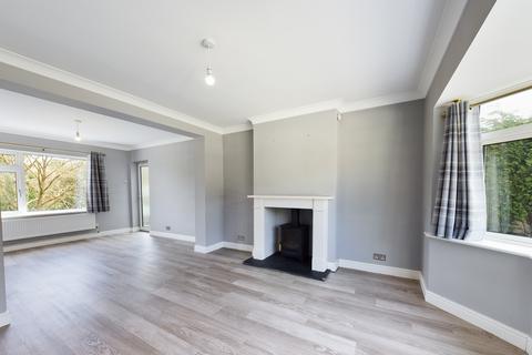 3 bedroom detached house to rent, Cherry Tree Road, Beaconsfield, HP9 1BD