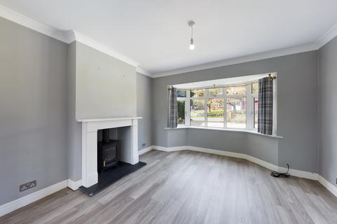 3 bedroom detached house to rent, Cherry Tree Road, Beaconsfield, HP9 1BD