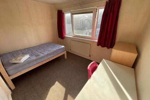 6 bedroom house share to rent - Randolph Close