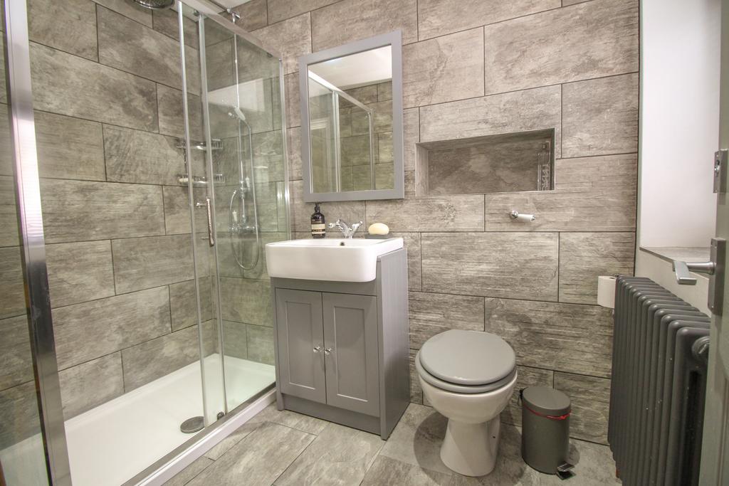 Master ensuite