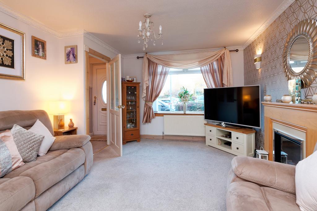 25 Milnpark Gardens, Glasgow, G41 1DN 3 bed terraced house £160,000