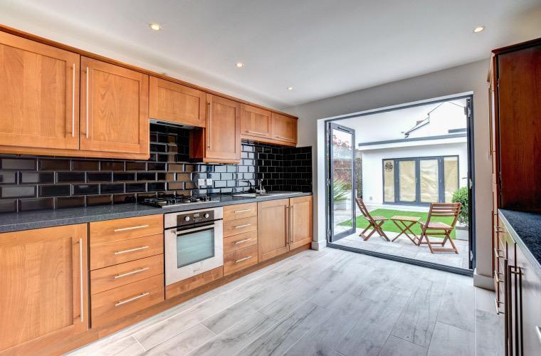 Severn Road, Cardiff CF11 5 bed terraced house £2,500 pcm (£577 pw)