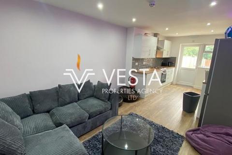 5 bedroom terraced house to rent, Knight Avenue, Coventry