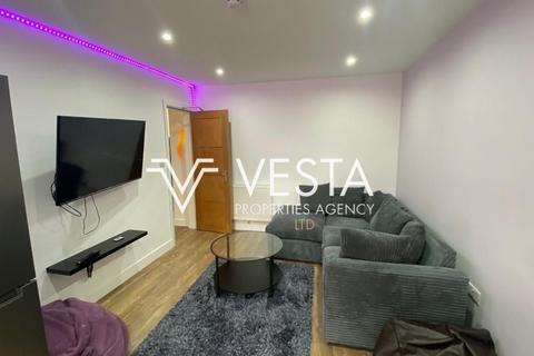5 bedroom terraced house to rent, Knight Avenue, Coventry