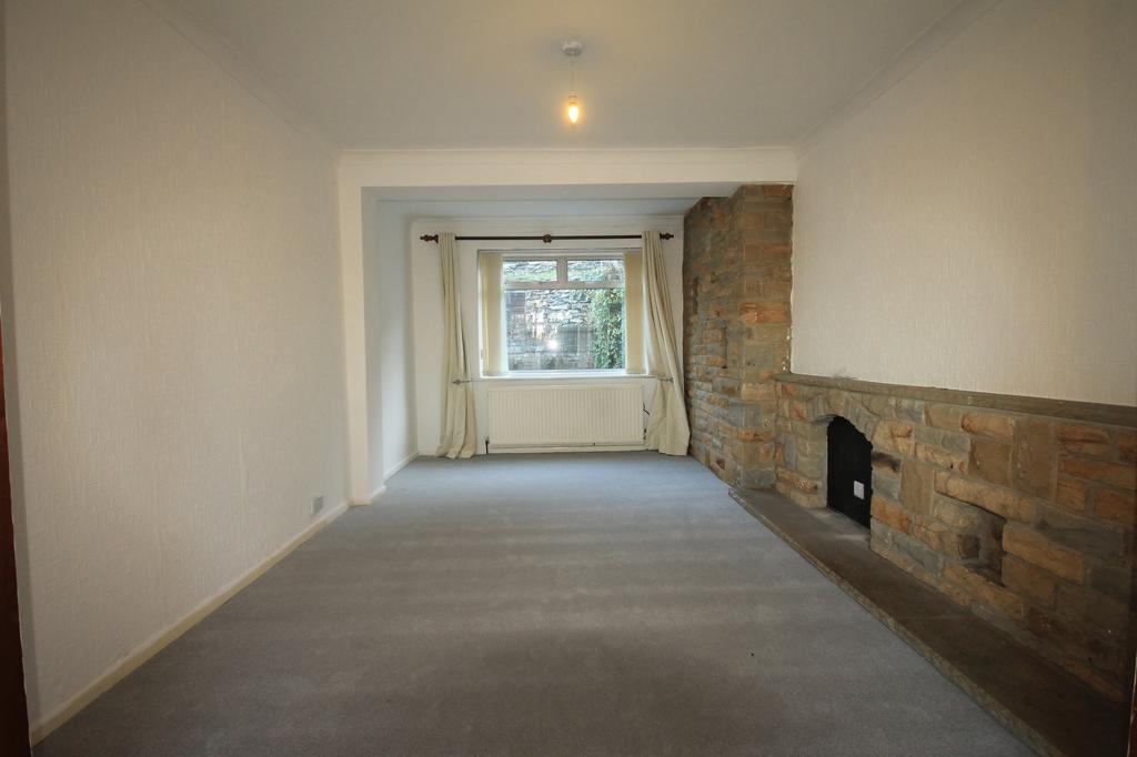 Newman Road, Wincobank, Sheffield, S9 3 bed semidetached house £895 pcm (£207 pw)