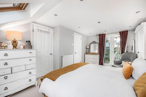 73 Bronson Road, London, SW20 8DZ