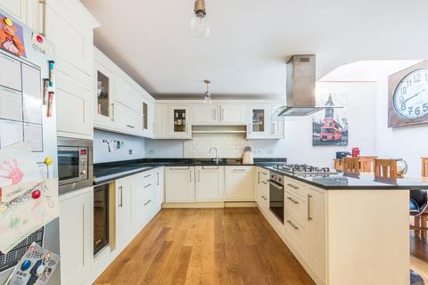 3 bedroom house to rent, Bedford Villas, Whitehead Close, Earlsfield, SW18