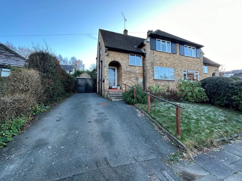 Dorset Close, Harrogate, HG1 3 bed semidetached house to rent £1,295