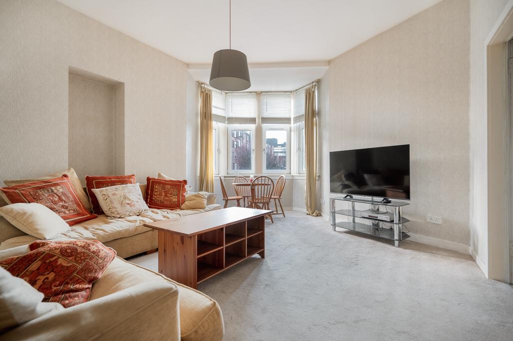 Regent Moray Street, Flat 1/2, Kelvingrove, Glasgow, G3 8AQ 2 bed flat