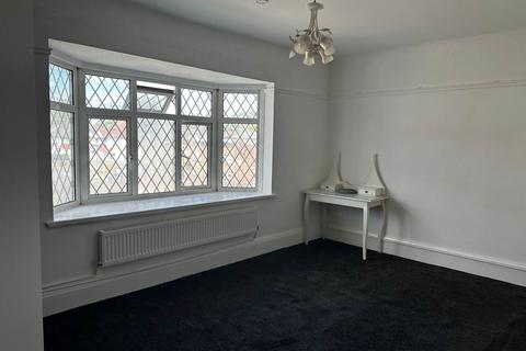 2 bedroom flat to rent, Blackbird Hill, Kingsbury