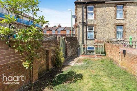 2 bedroom maisonette to rent, Tonbridge Road, Maidstone