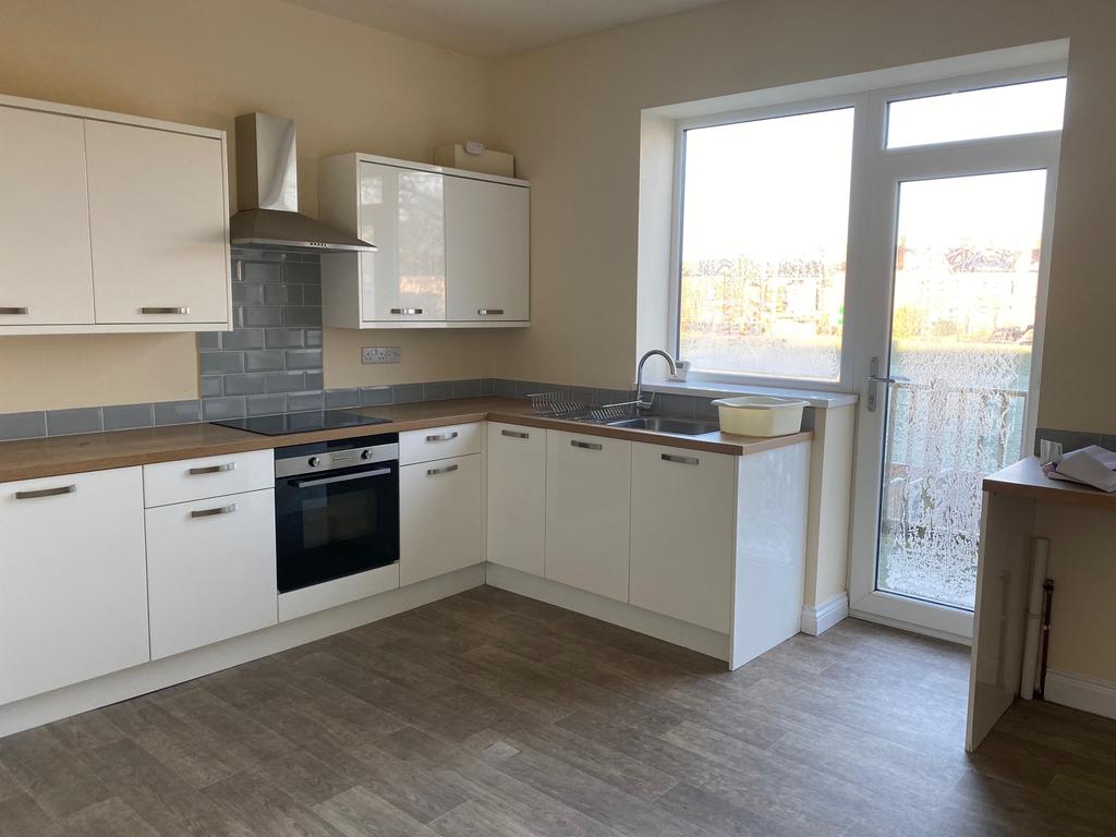 Gordon Street, Colne BB8 3 bed terraced house £650 pcm (£150 pw)