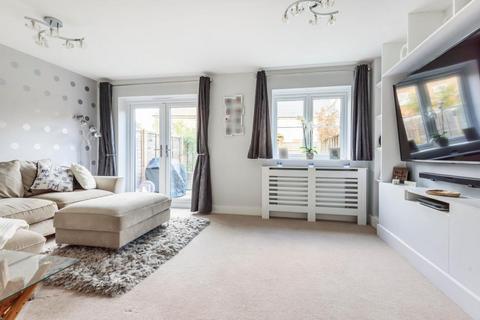 11 Great Barn Crescent, West End, Woking, GU24 9FX