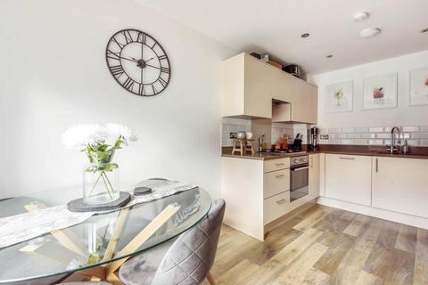 11 Great Barn Crescent, West End, Woking, GU24 9FX