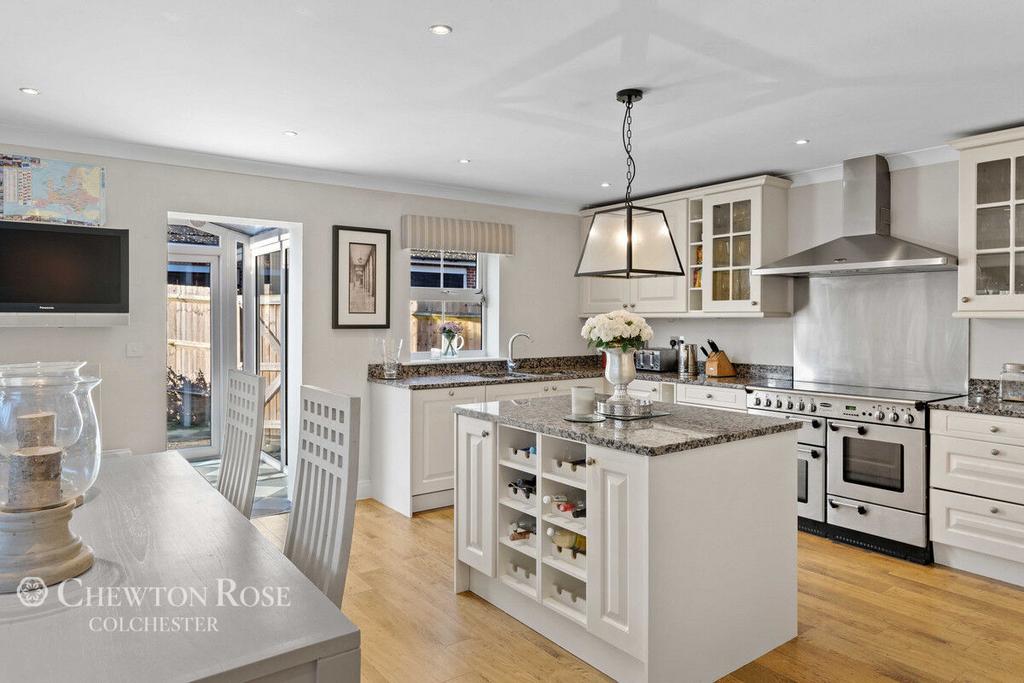Kelvedon Road, Wickham 5 bed detached house £1,050,000
