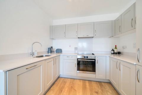 2 bedroom apartment for sale - Threadneedle Road, Farnham, Surrey, GU9