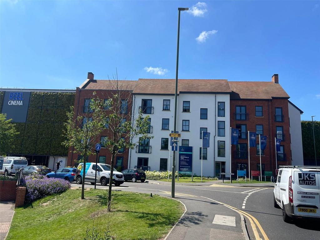 Threadneedle Road, Farnham, Surrey, GU9 2 bed apartment for sale £375,000