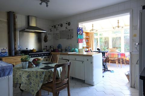 7 Beach Gardens, Selsey, Chichester, PO20 0HX