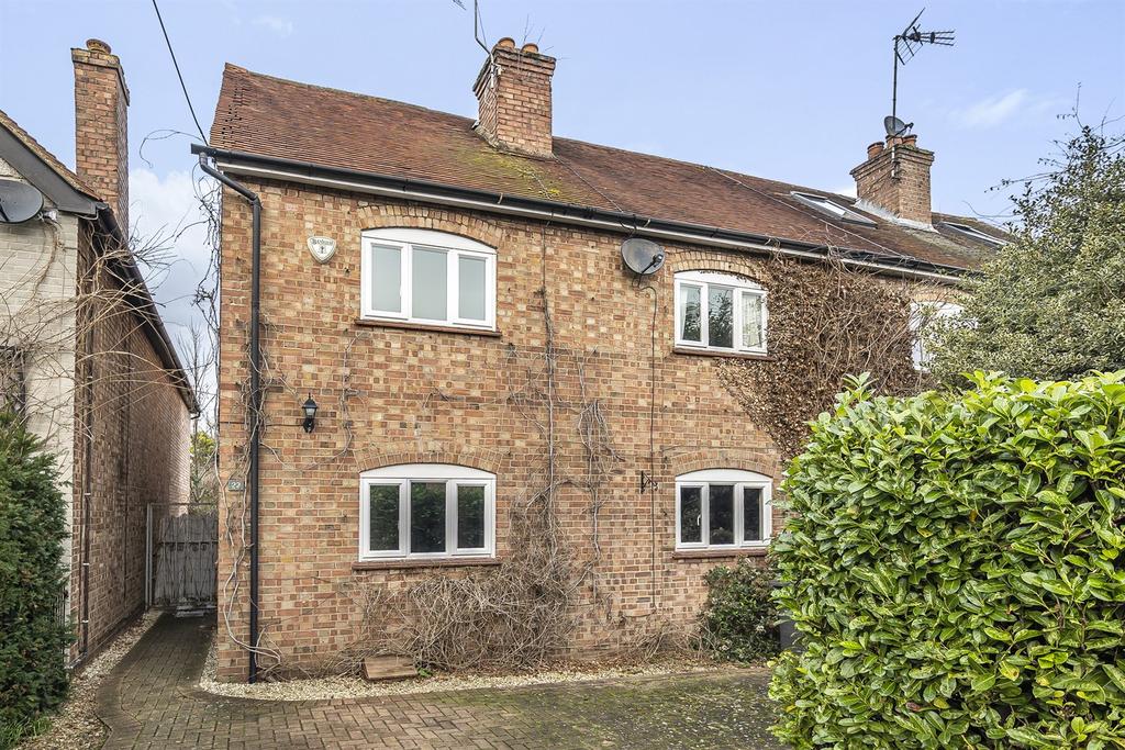 Dedmere Road, Marlow 4 bed semidetached house £975,000